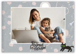 Fotokniha na šířku s pevnou vazbou a kvalitním papírem - Kočky